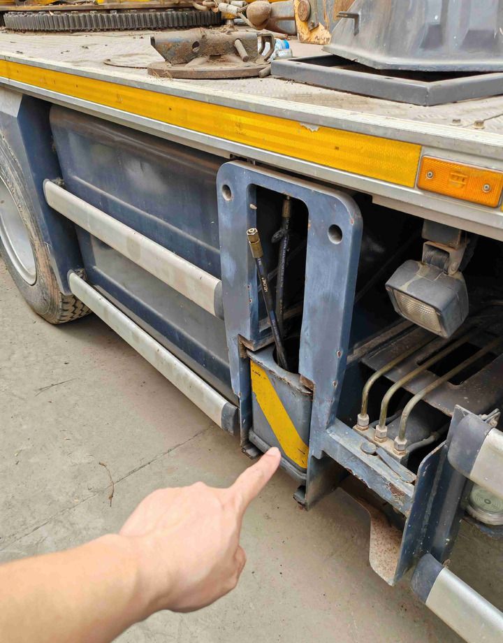 XCMG XCT16_Y 16ton mobile drive 4-Section Telescopic Crane truck - Mobile crane: picture 4 XCMG XCT16_Y 16ton mobile drive 4-Section Telescopic Crane truck - Mobile crane: picture 4