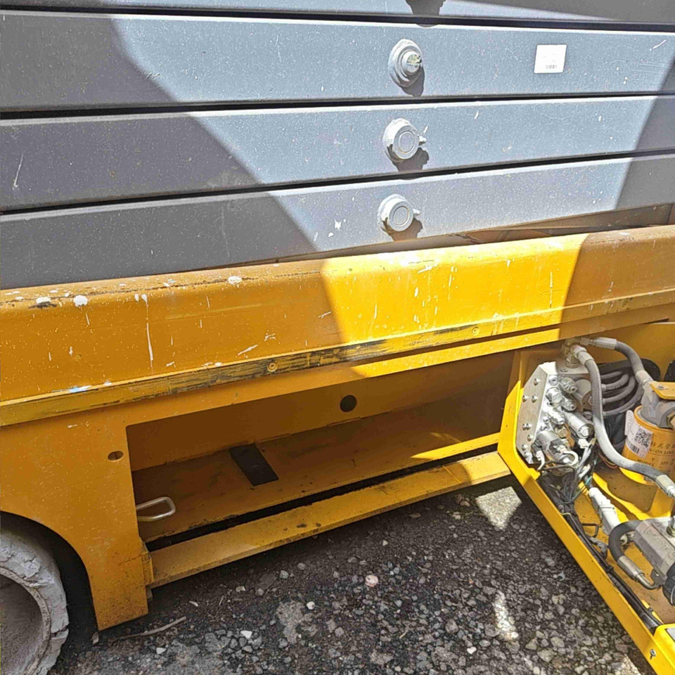 XCMG XG1412HD 14m used scissor lift self-propelled work table - Scissor lift: picture 5 XCMG XG1412HD 14m used scissor lift self-propelled work table - Scissor lift: picture 5