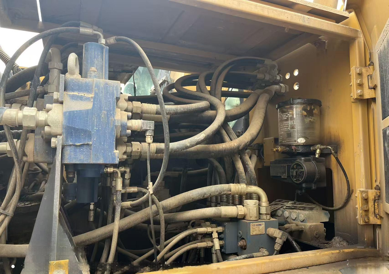 XCMG XR180D used rotary drilling rig machine for sale - Drilling machine: picture 3 XCMG XR180D used rotary drilling rig machine for sale - Drilling machine: picture 3