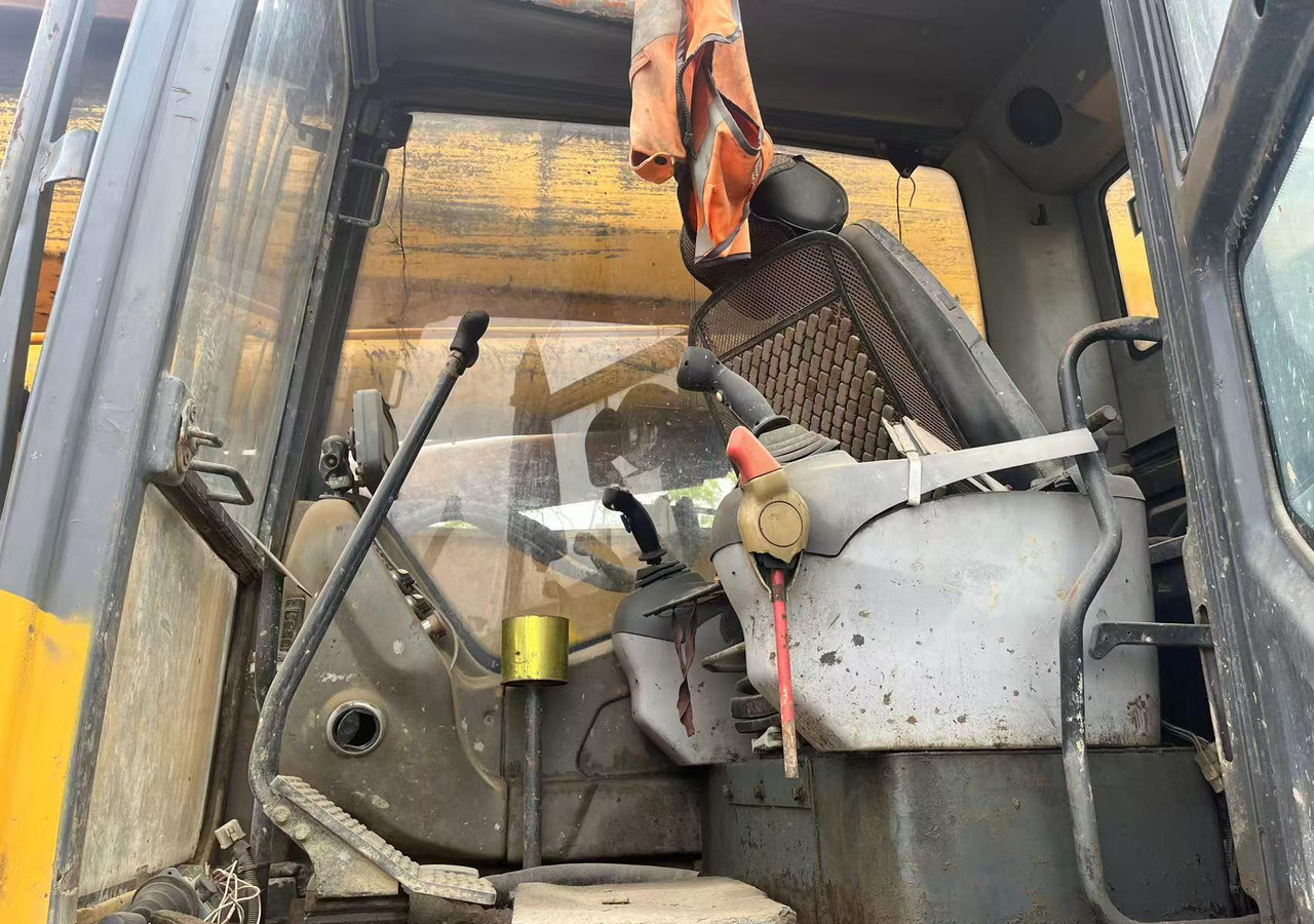 XCMG XR220D portable crawler rotary drilling rig 25m - Drilling machine: picture 2 XCMG XR220D portable crawler rotary drilling rig 25m - Drilling machine: picture 2