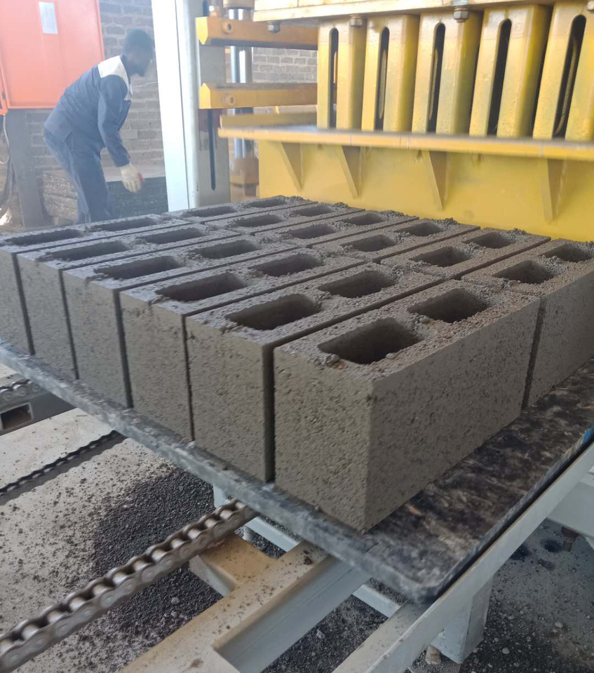 XCMG manufacturer MM8-15 Mud Red Clay Brick Making Machine - Block making machine: picture 4 XCMG manufacturer MM8-15 Mud Red Clay Brick Making Machine - Block making machine: picture 4
