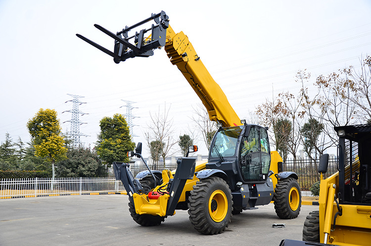 XCMG second hand telescopic boom forklift telehandler XC6-2506E price - Telescopic handler: picture 3 XCMG second hand telescopic boom forklift telehandler XC6-2506E price - Telescopic handler: picture 3
