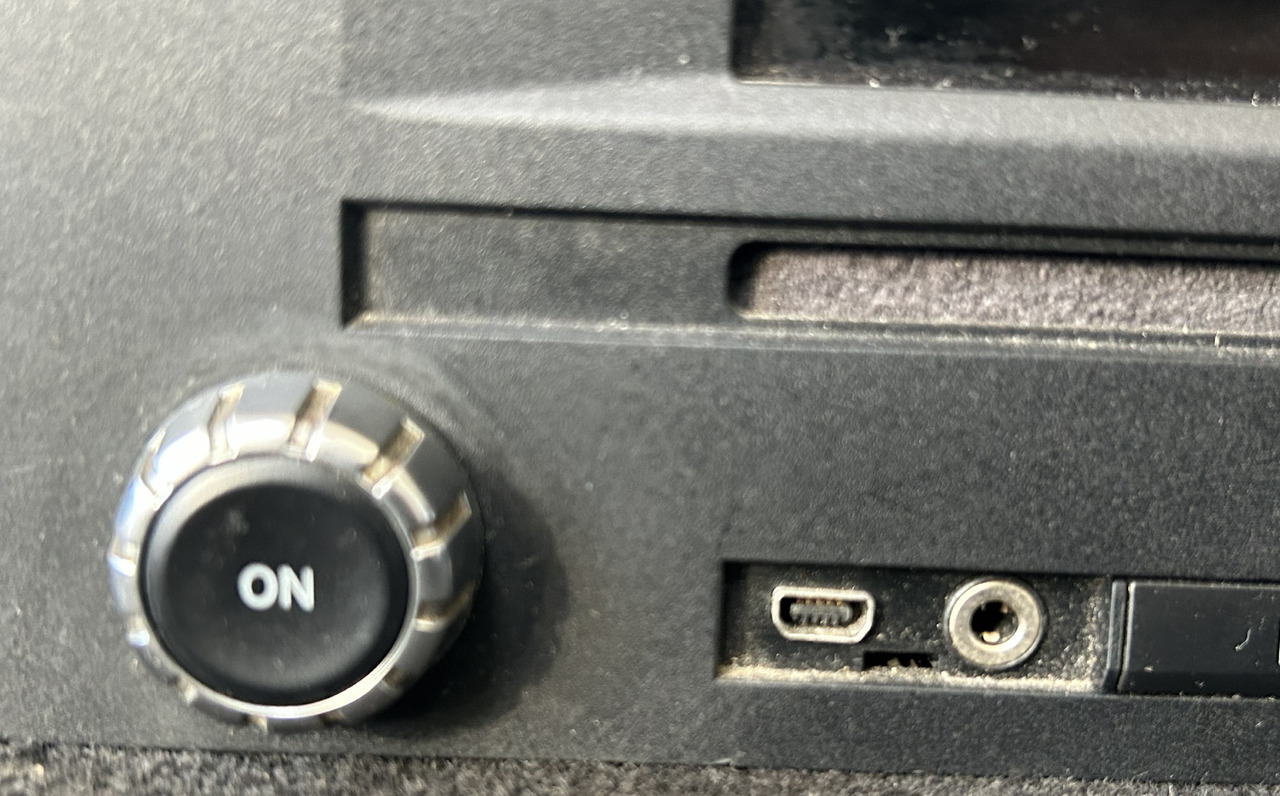 BOSCH RADIO NAVIGATION 7620000236 MERCEDES ACTROS A0004467662 - Cab and interior: picture 3 BOSCH RADIO NAVIGATION 7620000236 MERCEDES ACTROS A0004467662 - Cab and interior: picture 3