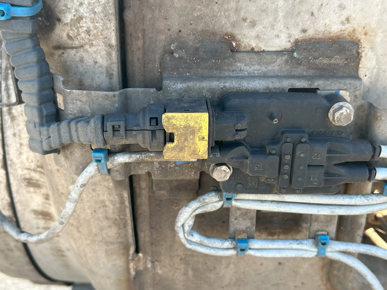 DAF CF EURO 6 COMPLETE CATALYTIC CONVERTER - Catalytic converter for Truck: picture 5 DAF CF EURO 6 COMPLETE CATALYTIC CONVERTER - Catalytic converter for Truck: picture 5