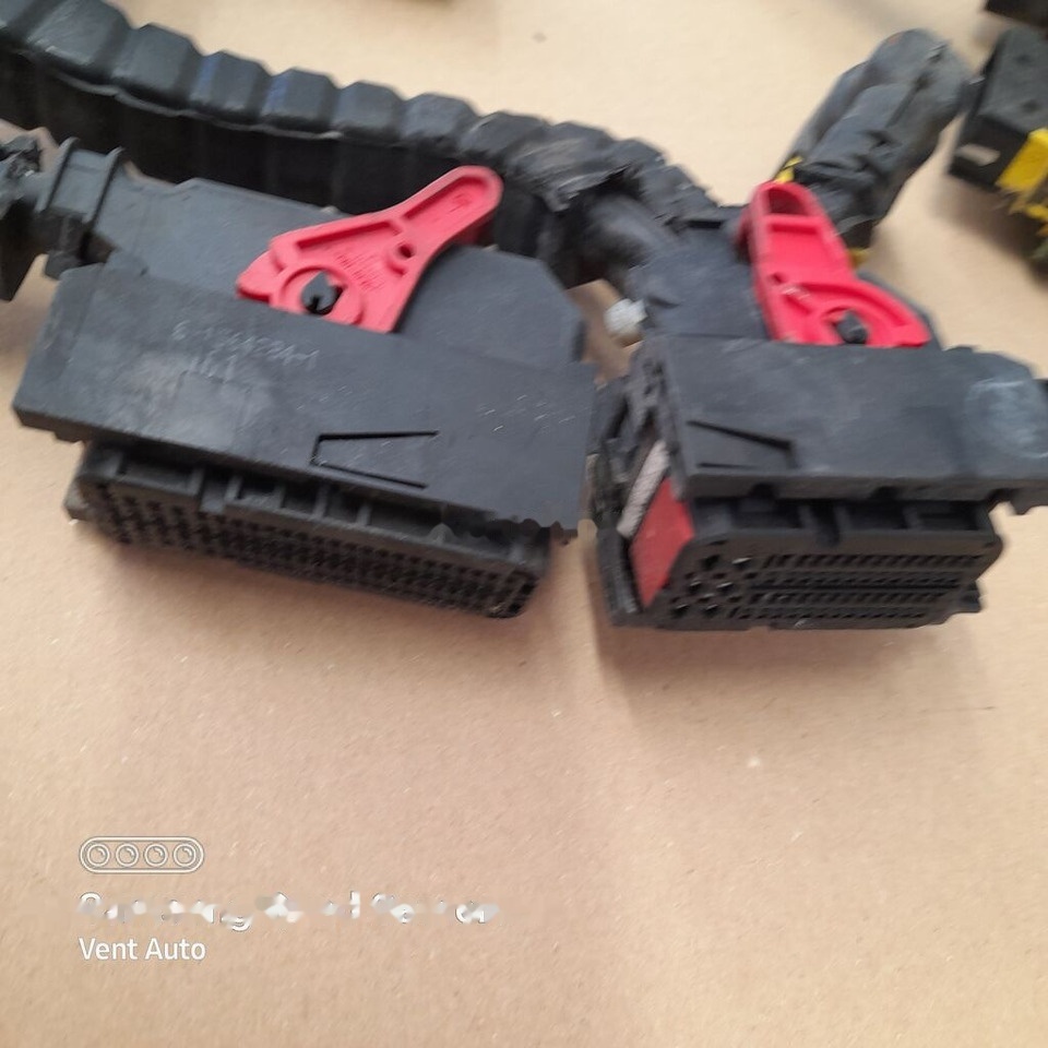DAF XF 106 1955488 DAF 1955488 truck - Cables/ Wire harness for Truck: picture 2 DAF XF 106 1955488 DAF 1955488 truck - Cables/ Wire harness for Truck: picture 2