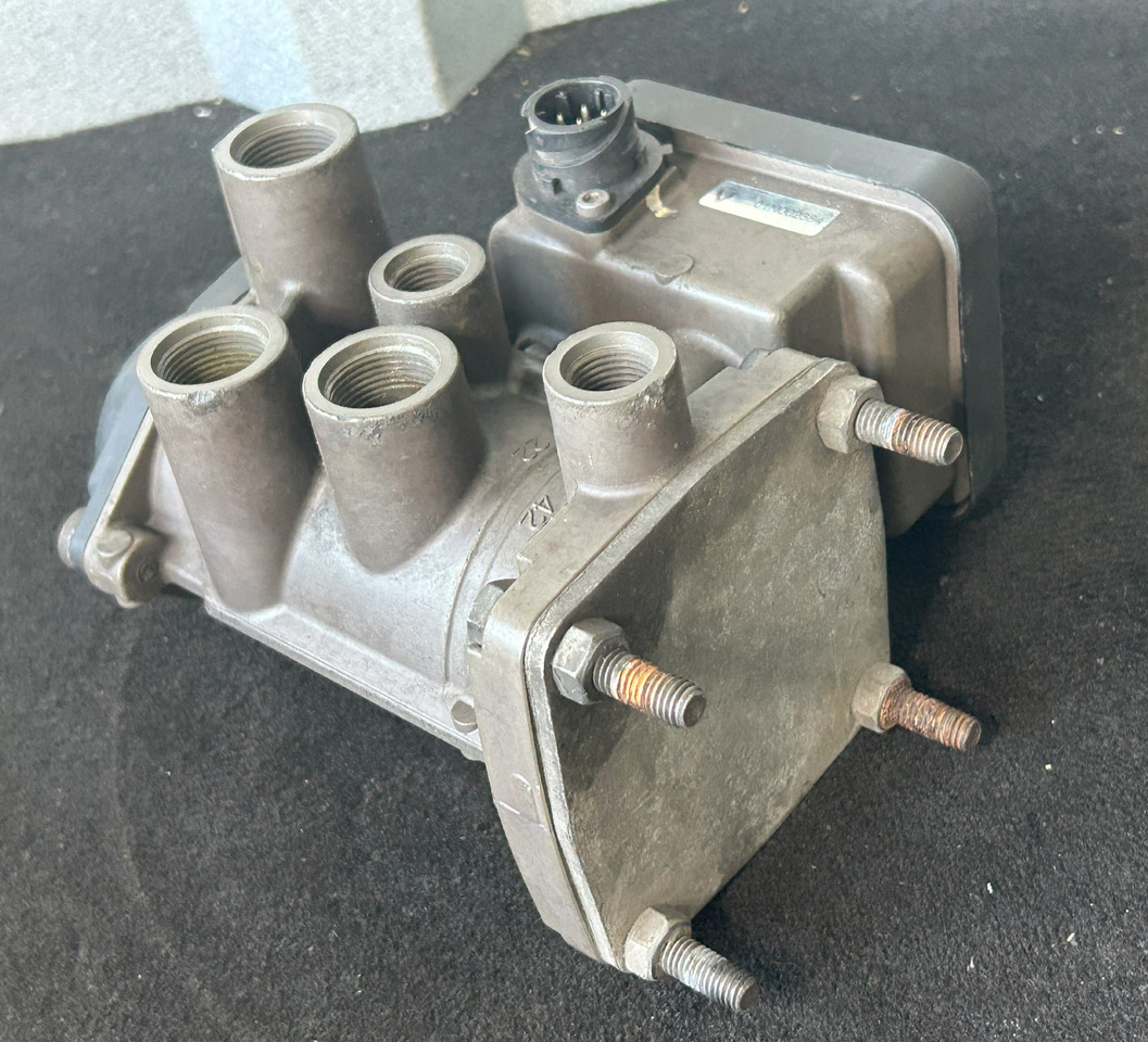KNORR-BREMSE TRAILER EBS CONTROL VALVE / EUROPE / VOLVO - Brake valve: picture 5 KNORR-BREMSE TRAILER EBS CONTROL VALVE / EUROPE / VOLVO - Brake valve: picture 5