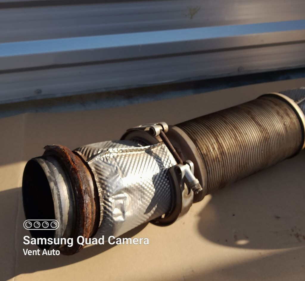 Mercedes-Benz A9614902450 Mercedes-Benz ACTROS MP5 22R truck - Exhaust pipe for Truck: picture 3 Mercedes-Benz A9614902450 Mercedes-Benz ACTROS MP5 22R truck - Exhaust pipe for Truck: picture 3