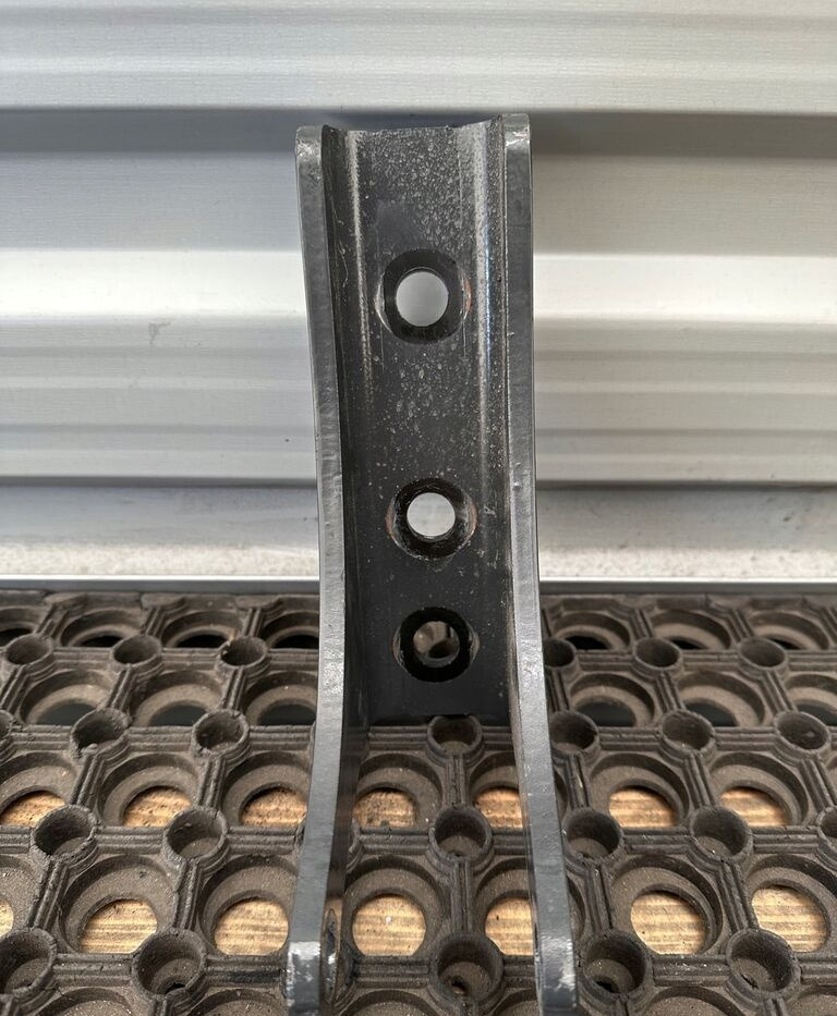 UCHWYT/MOCOWANIE A9673178040 Mercedes-Benz ATEGO A9673178040 truck - Spare parts for Truck: picture 2 UCHWYT/MOCOWANIE A9673178040 Mercedes-Benz ATEGO A9673178040 truck - Spare parts for Truck: picture 2