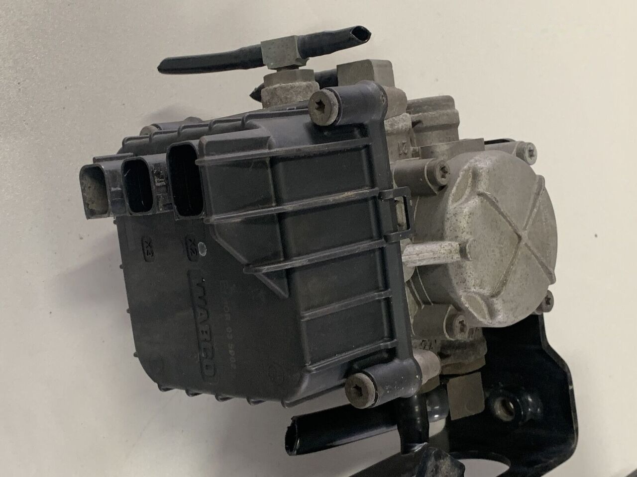 WABCO XF 106 EBS 1867005 DAF XF 106 truck - Brake valve for Truck: picture 3 WABCO XF 106 EBS 1867005 DAF XF 106 truck - Brake valve for Truck: picture 3