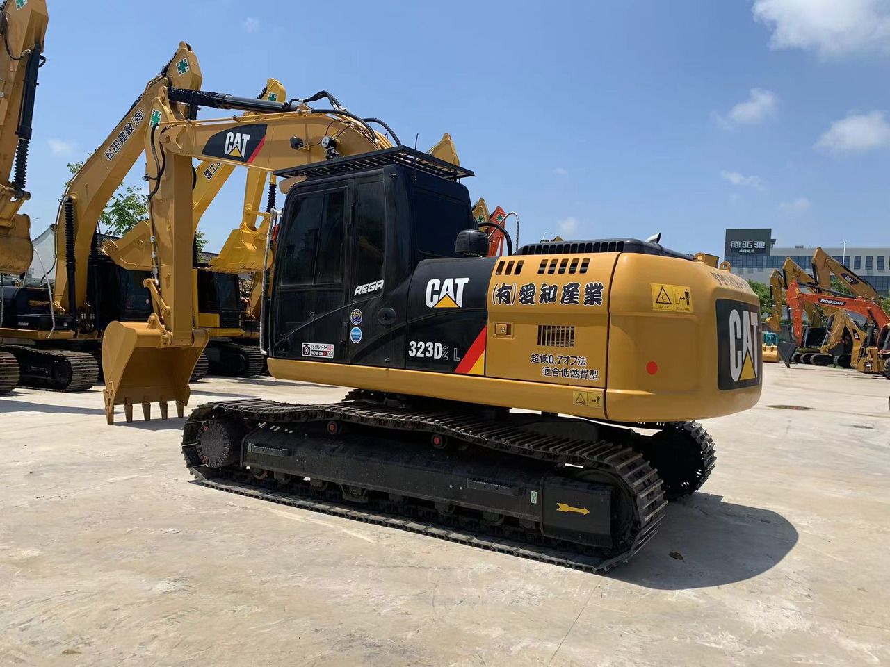 Caterpillar Tracked Excavator CAT 323D, 323D2 for Bolivia - Crawler excavator: picture 4 Caterpillar Tracked Excavator CAT 323D, 323D2 for Bolivia - Crawler excavator: picture 4