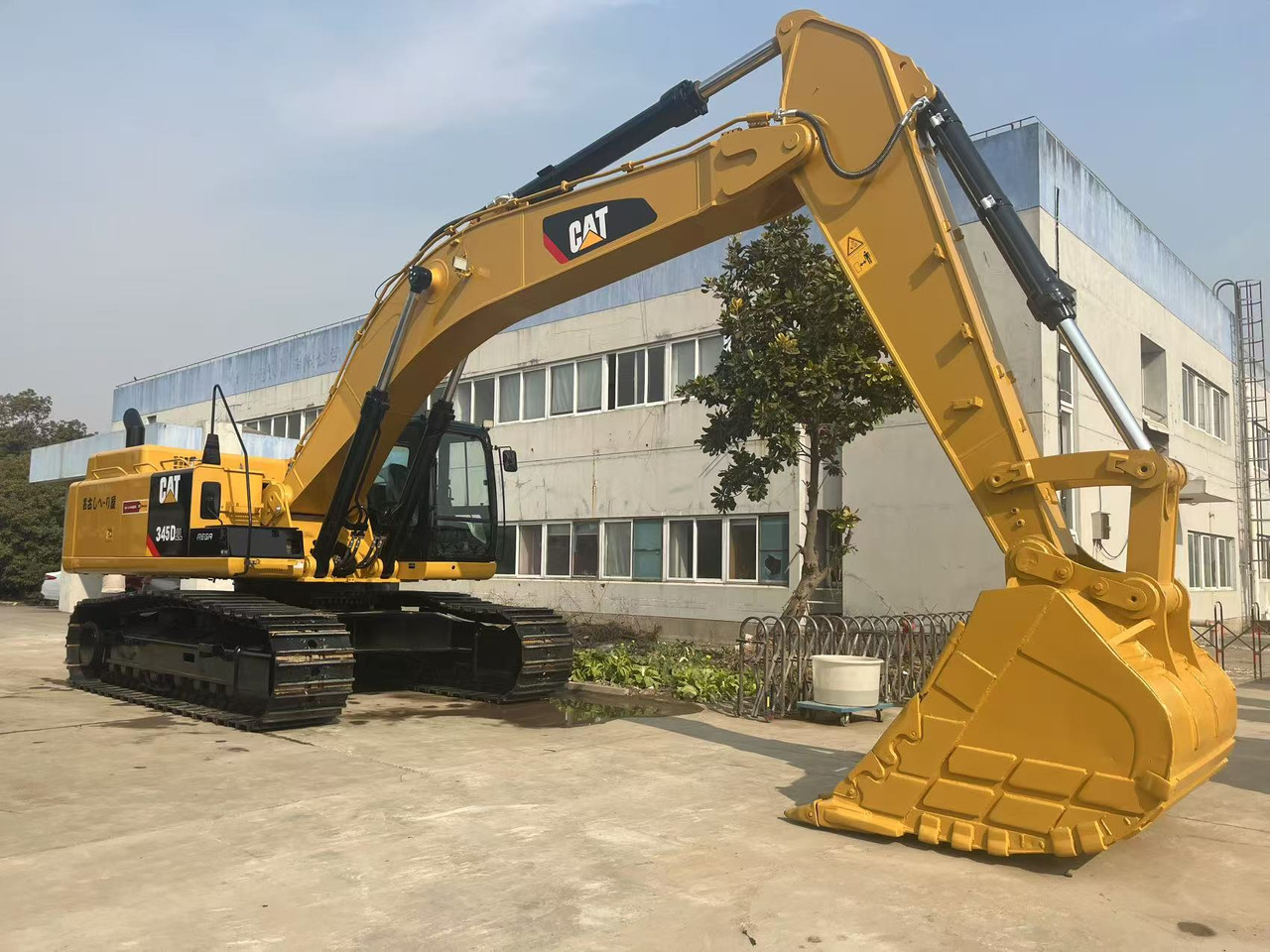 Caterpillar Used Excavator Original Caterpillar Japan CAT 345D Located in Shanghai, China - Crawler excavator: picture 2 Caterpillar Used Excavator Original Caterpillar Japan CAT 345D Located in Shanghai, China - Crawler excavator: picture 2