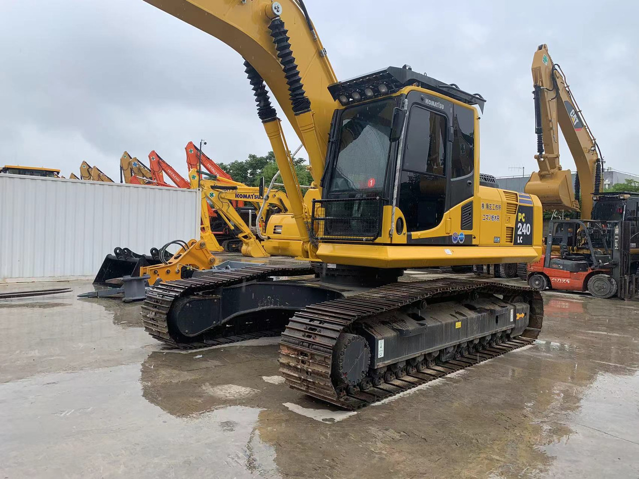 Komatsu PC240, PC220 Chain Excavator Good Condition Used Construction Machine - Crawler excavator: picture 5 Komatsu PC240, PC220 Chain Excavator Good Condition Used Construction Machine - Crawler excavator: picture 5