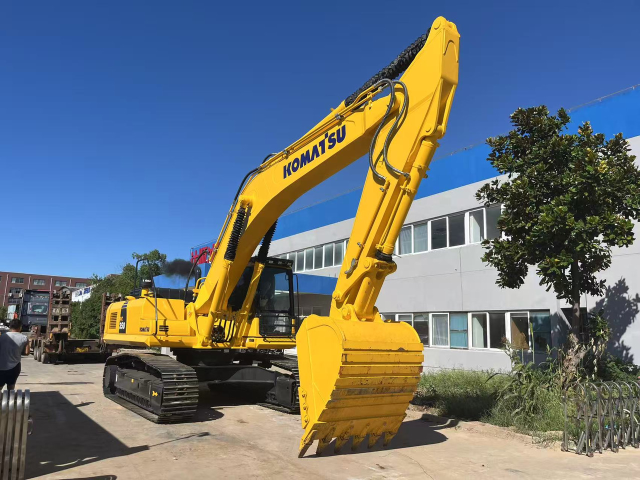 Komatsu PC350 Secondhand Big Excavator 35 ton Capacity - Crawler excavator: picture 4 Komatsu PC350 Secondhand Big Excavator 35 ton Capacity - Crawler excavator: picture 4