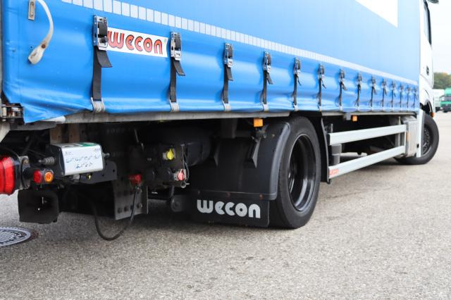 Mercedes-Benz Actros 1833 L nR - Curtain side truck: picture 5 Mercedes-Benz Actros 1833 L nR - Curtain side truck: picture 5
