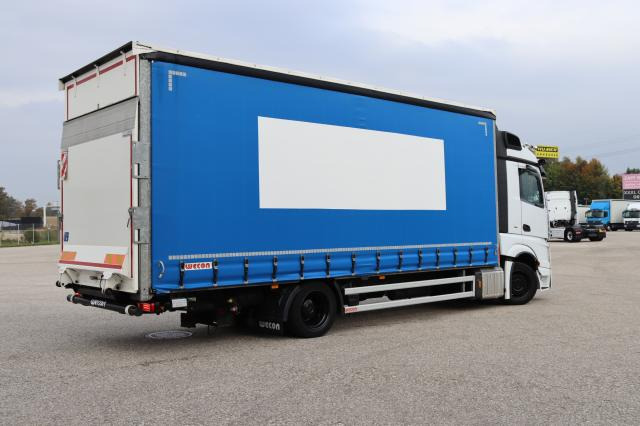 Mercedes-Benz Actros 1833 L nR - Curtain side truck: picture 3 Mercedes-Benz Actros 1833 L nR - Curtain side truck: picture 3