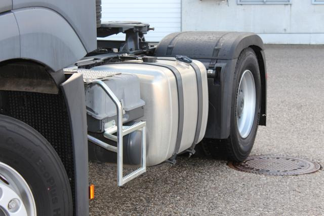 Mercedes-Benz AXOR 1845LS EURO3 - Tractor truck: picture 3 Mercedes-Benz AXOR 1845LS EURO3 - Tractor truck: picture 3