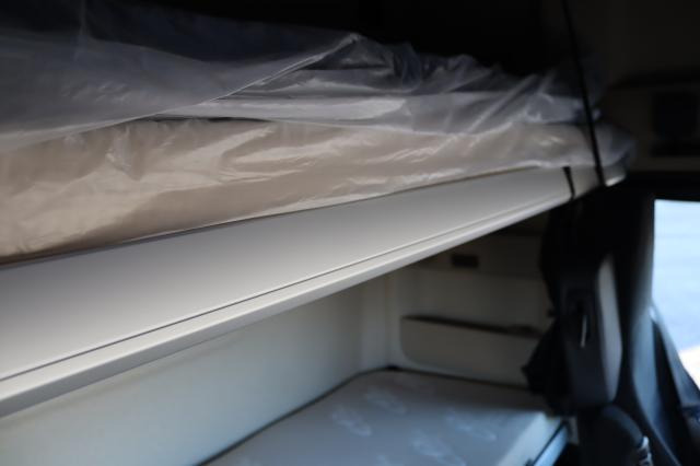 Mercedes-Benz Actros 1853 leasing Mercedes-Benz Actros 1853: picture 10 Mercedes-Benz Actros 1853 leasing Mercedes-Benz Actros 1853: picture 10