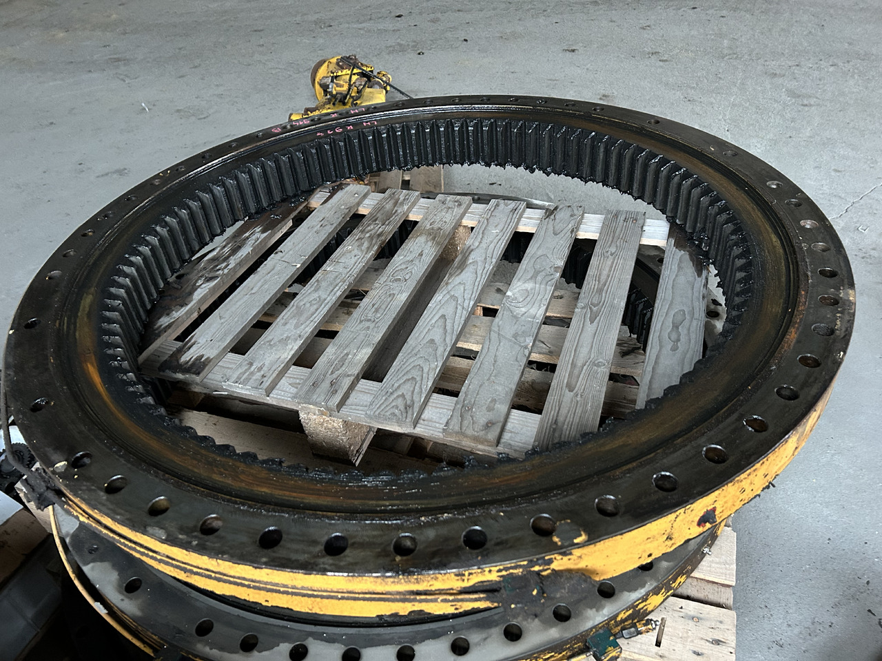 Liebherr R914, R924 - Slewing ring for Excavator: picture 2 Liebherr R914, R924 - Slewing ring for Excavator: picture 2