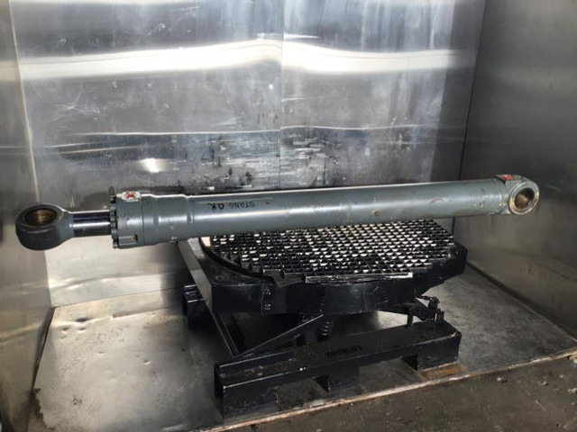 Hydraulic cylinder Liebherr Cylinder: picture 7 Hydraulic cylinder Liebherr Cylinder: picture 7