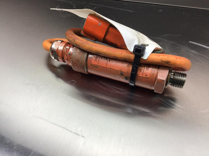 Liebherr R914B - Relay: picture 1 Liebherr R914B - Relay: picture 1