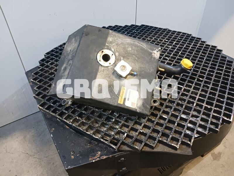 Liebherr R946 LC / R946 LC-V / R946 NLC - Expansion tank: picture 1 Liebherr R946 LC / R946 LC-V / R946 NLC - Expansion tank: picture 1