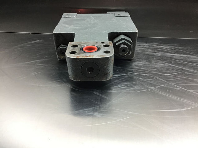 Hydraulics Liebherr Safety Valve: picture 14