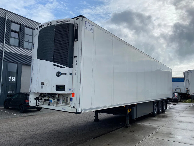 Schmitz Cargobull SCB*3SB Frigo/ Thermo King SLXi 300 / Laadklep / 3415 hours! - Refrigerator semi-trailer: picture 4 Schmitz Cargobull SCB*3SB Frigo/ Thermo King SLXi 300 / Laadklep / 3415 hours! - Refrigerator semi-trailer: picture 4
