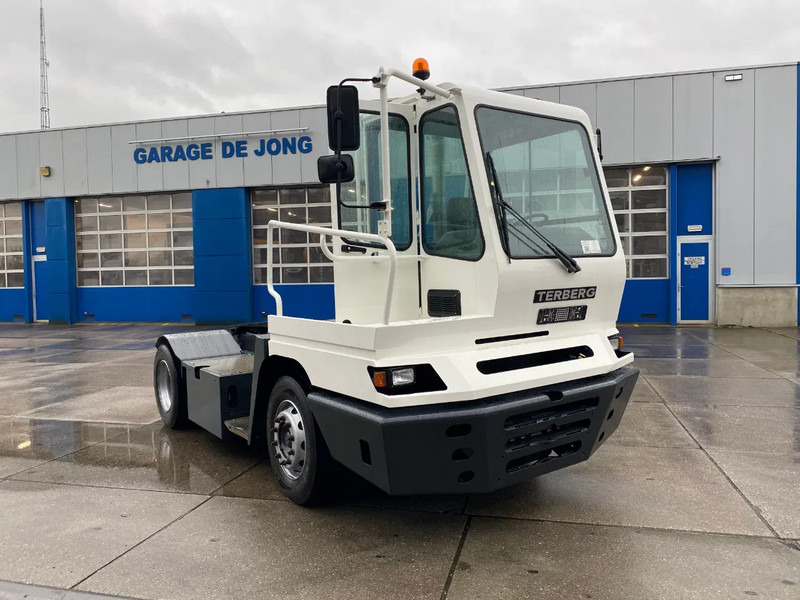 Terberg YT 182 4x2 / Terminal Tractor - Terminal tractor: picture 3 Terberg YT 182 4x2 / Terminal Tractor - Terminal tractor: picture 3