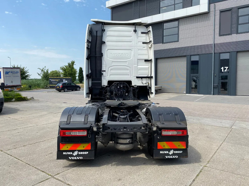 Volvo FH 13.500 Globetrotter XL / I-parkCool / Alcoa / 2x Tank - Tractor truck: picture 5 Volvo FH 13.500 Globetrotter XL / I-parkCool / Alcoa / 2x Tank - Tractor truck: picture 5