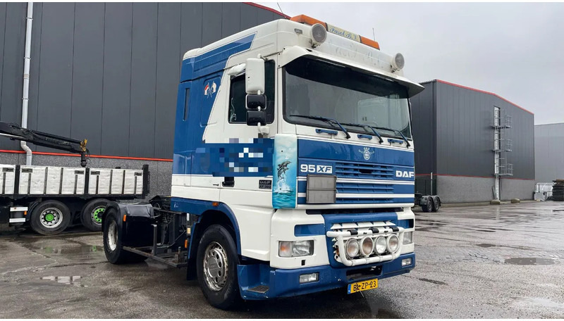 DAF XF 380 EURO-3 HOLLAND TRUCK - Tractor truck: picture 1 DAF XF 380 EURO-3 HOLLAND TRUCK - Tractor truck: picture 1
