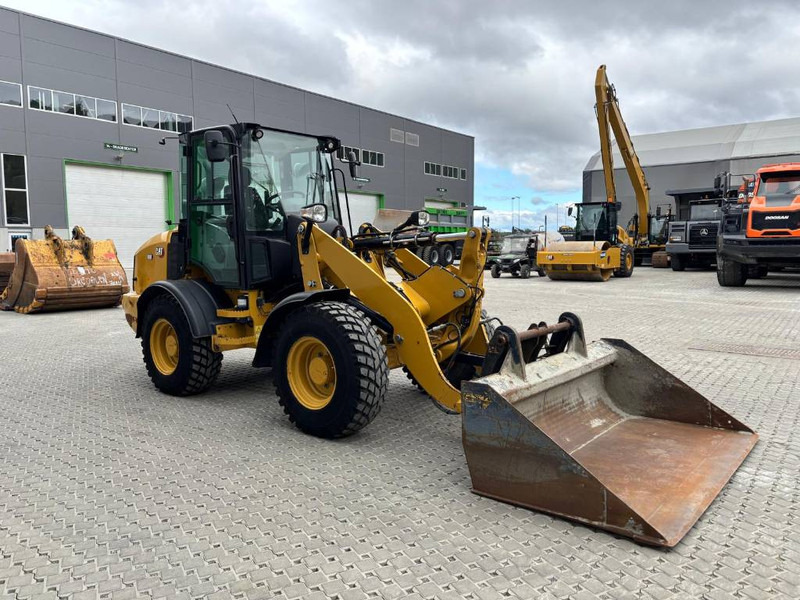 Cat 908 M - Wheel loader: picture 2 Cat 908 M - Wheel loader: picture 2