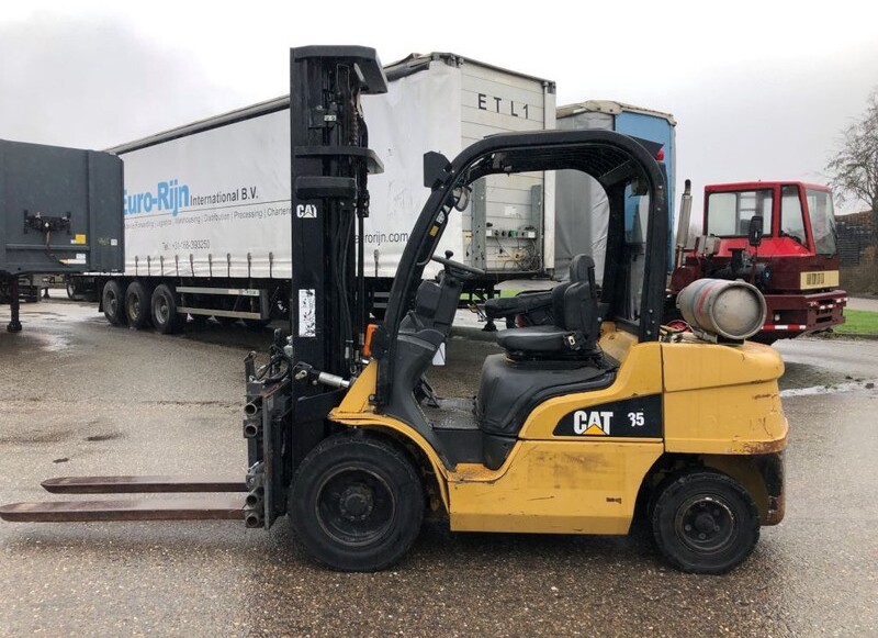 Caterpillar GP35N - LPG forklift: picture 2 Caterpillar GP35N - LPG forklift: picture 2