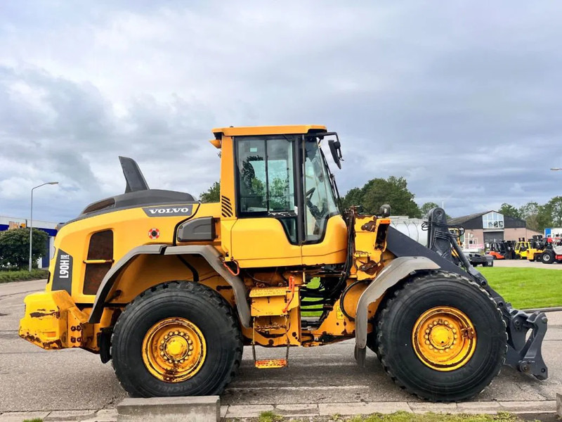 Volvo L90H - Wheel loader: picture 2 Volvo L90H - Wheel loader: picture 2