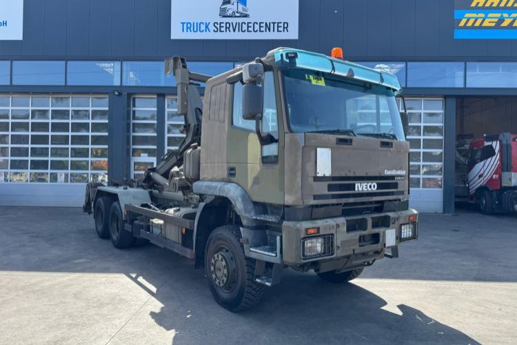 Iveco 260E44W 6x6 Hiab 26T - Hook lift truck: picture 3 Iveco 260E44W 6x6 Hiab 26T - Hook lift truck: picture 3