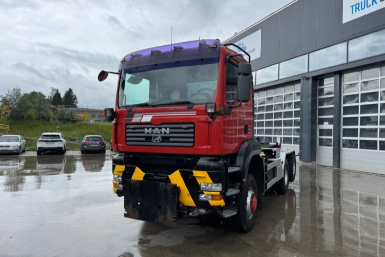 MAN TGA 28.440 6x4/4 AHK - Hook lift truck: picture 1 MAN TGA 28.440 6x4/4 AHK - Hook lift truck: picture 1