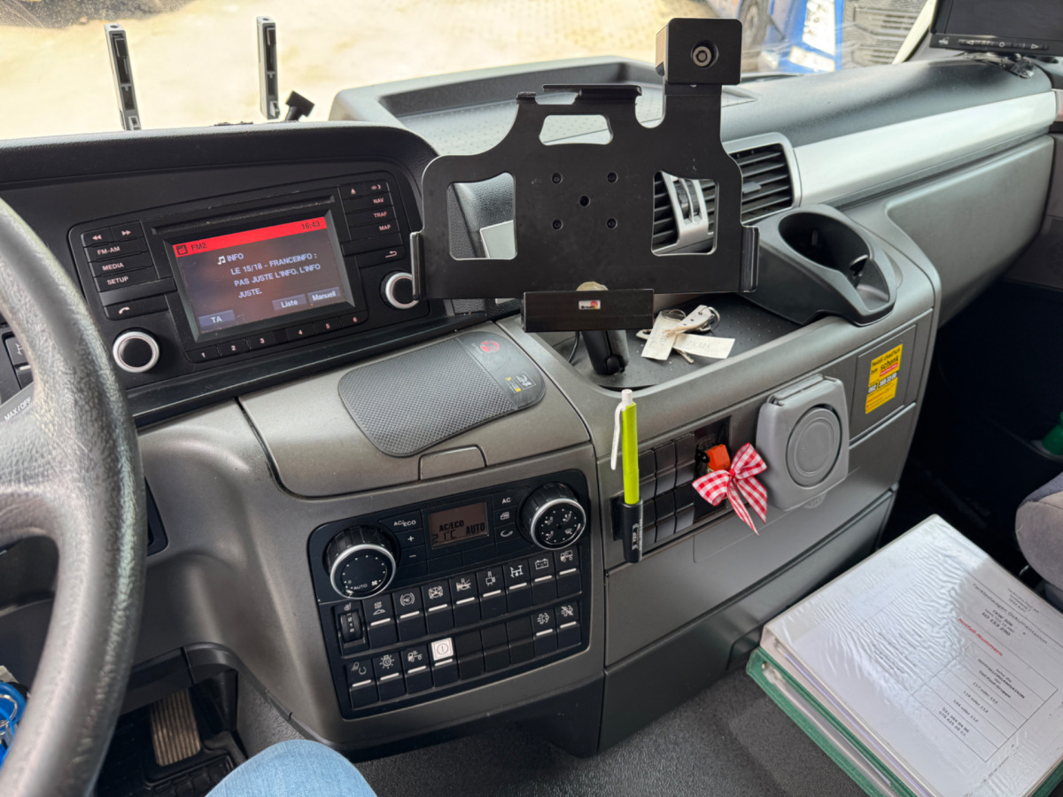 Cab chassis truck MAN TGS 18.480: picture 13