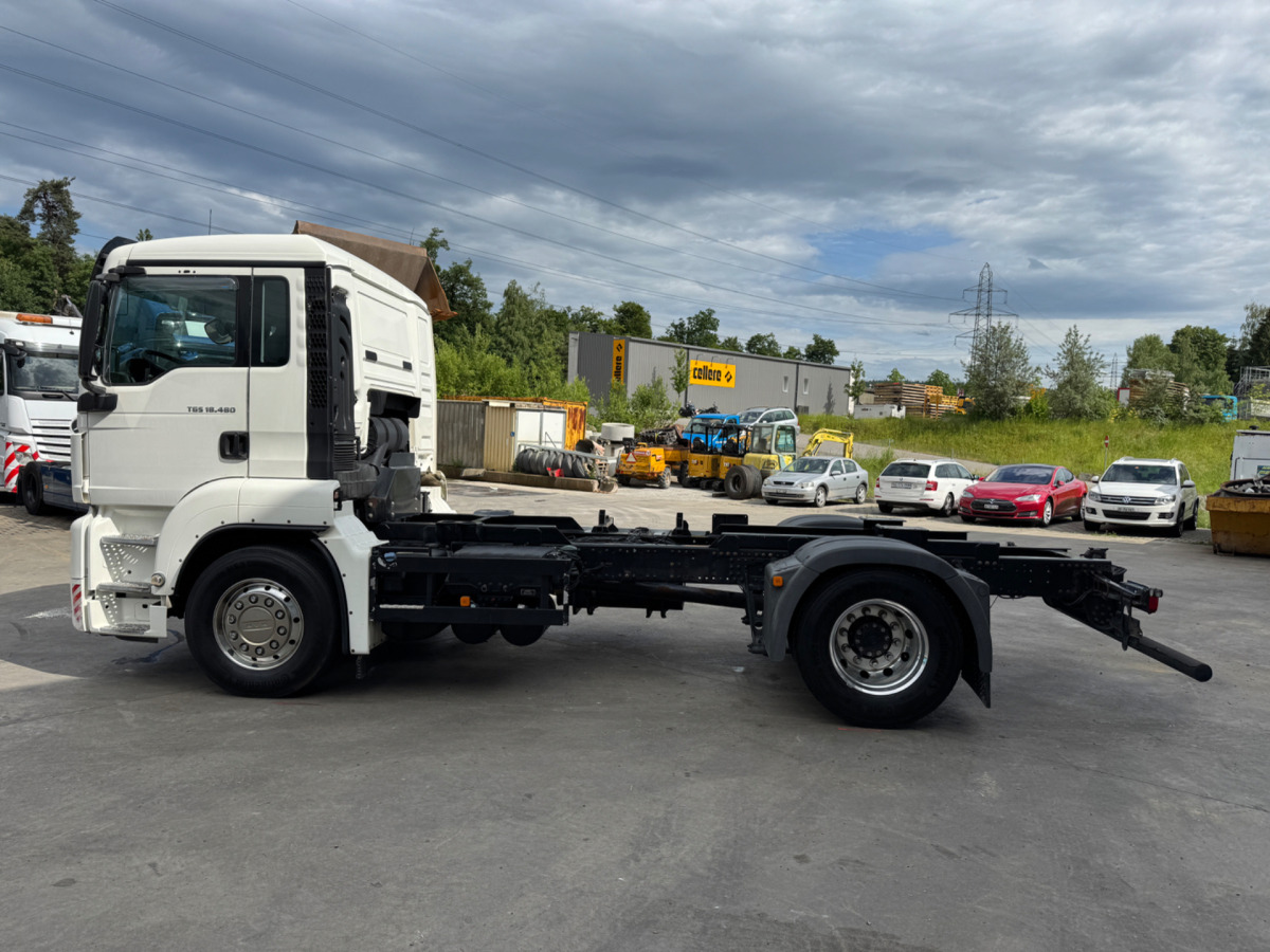 Cab chassis truck MAN TGS 18.480: picture 8