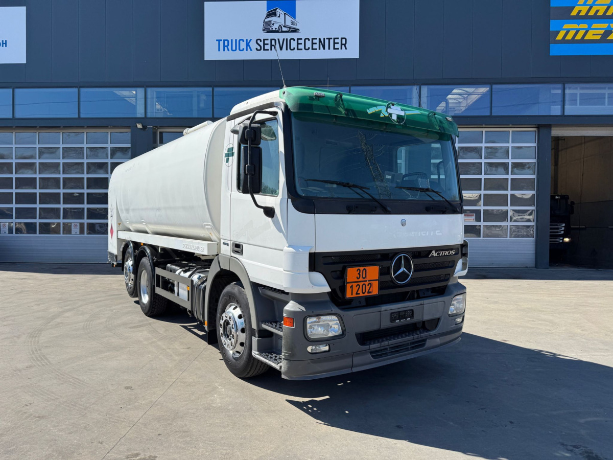MERCEDES Actros 2541 6x2 Schwarzmüller 21260L - Tanker truck: picture 3 MERCEDES Actros 2541 6x2 Schwarzmüller 21260L - Tanker truck: picture 3
