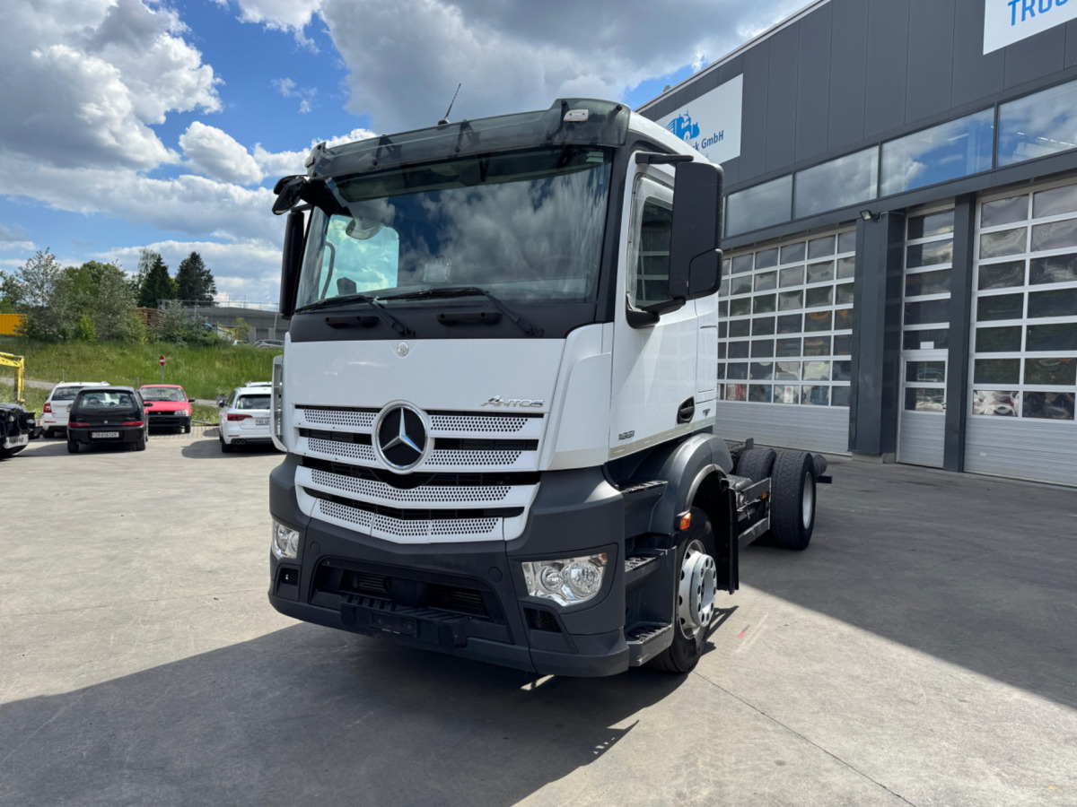 MERCEDES Antos 1851 4x2 - Cab chassis truck: picture 1 MERCEDES Antos 1851 4x2 - Cab chassis truck: picture 1