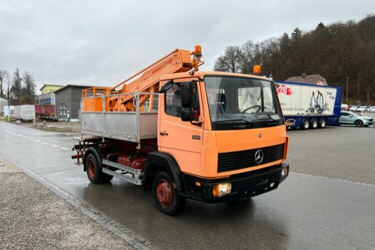 Mercedes-Benz 709 WUMAG GELENKSTEIGER 14M - Truck with aerial platform: picture 2 Mercedes-Benz 709 WUMAG GELENKSTEIGER 14M - Truck with aerial platform: picture 2