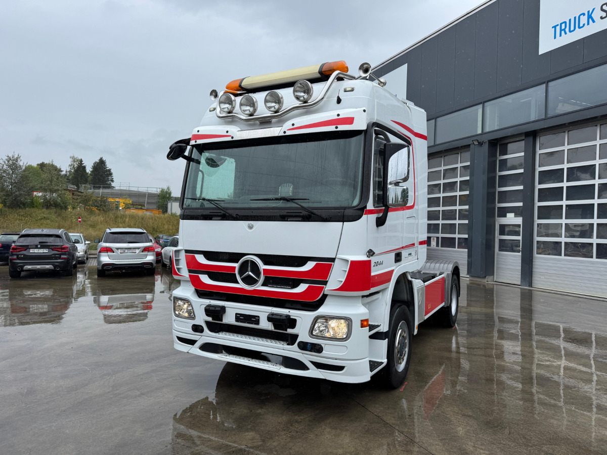 MERCEDES Actros 2044 4x4 - Tractor truck: picture 1 MERCEDES Actros 2044 4x4 - Tractor truck: picture 1