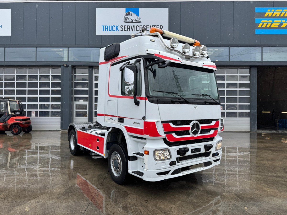 MERCEDES Actros 2044 4x4 - Tractor truck: picture 3 MERCEDES Actros 2044 4x4 - Tractor truck: picture 3