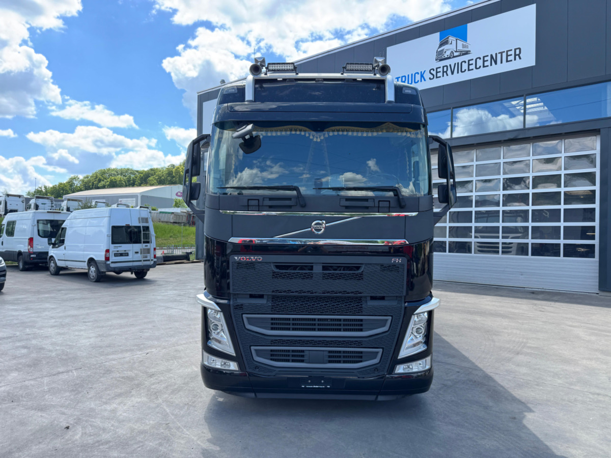 VOLVO FH-540 6x2 - Curtain side truck: picture 2 VOLVO FH-540 6x2 - Curtain side truck: picture 2