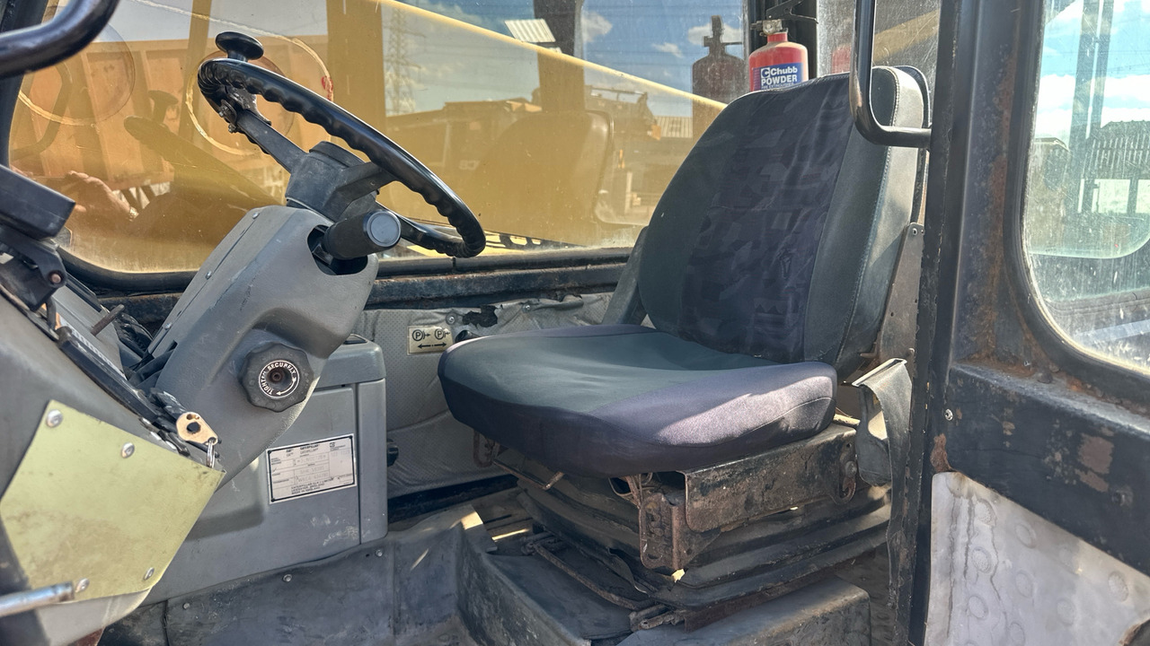 CATERPILLAR TH62 - Telescopic handler: picture 5 CATERPILLAR TH62 - Telescopic handler: picture 5