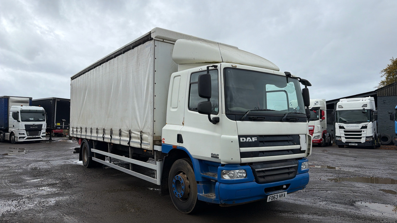 DAF CF 65.220 - Curtain side truck: picture 1 DAF CF 65.220 - Curtain side truck: picture 1
