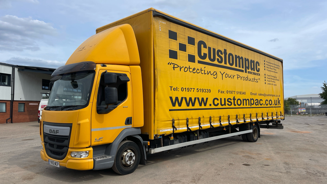 DAF LF 210 - Curtain side truck: picture 2 DAF LF 210 - Curtain side truck: picture 2