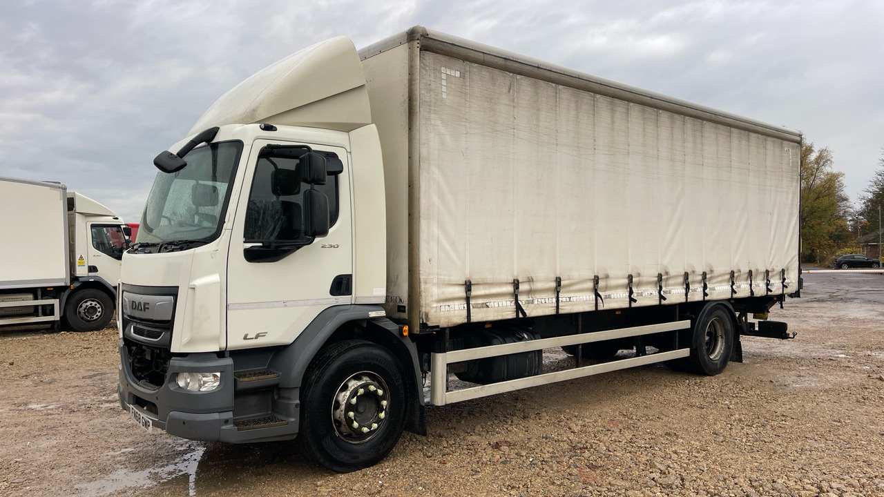 DAF LF 230 - Curtain side truck: picture 2 DAF LF 230 - Curtain side truck: picture 2