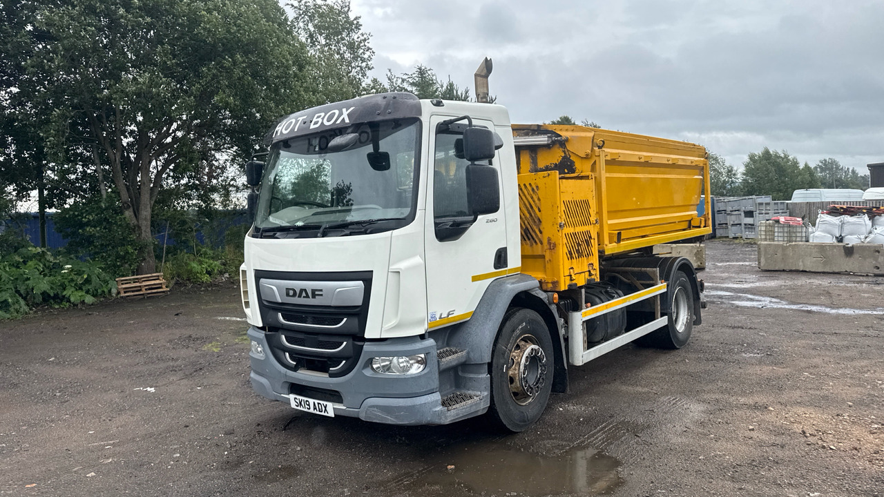 DAF LF 280 - Asphalt machine: picture 2 DAF LF 280 - Asphalt machine: picture 2