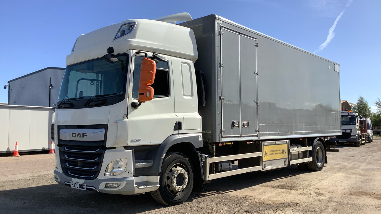 Daf CF 370 - Box truck: picture 2 Daf CF 370 - Box truck: picture 2
