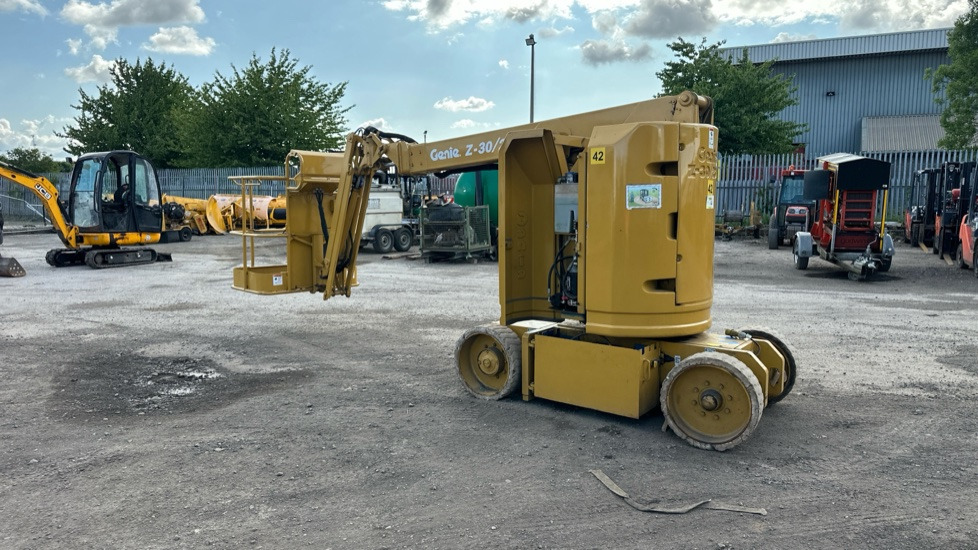 GENIE 230/20N - Truck with aerial platform: picture 3 GENIE 230/20N - Truck with aerial platform: picture 3